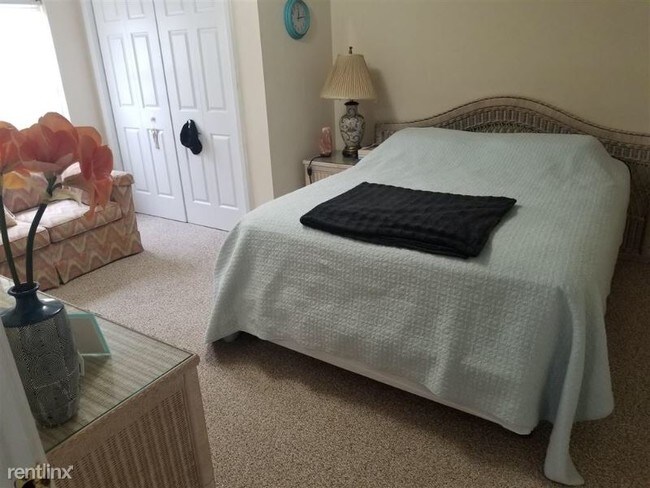 Foto del edificio - 1 br, 1 bath Apartment - 915-B Colonial Dr