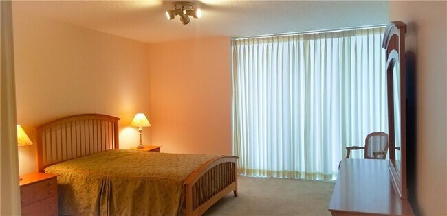 Building Photo - ANNUAL DIRECT OCEANFRONT 3 BEDROOM CONDO