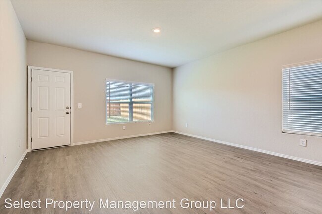 Building Photo - 4 br, 2 bath House - 2139 Collins Alley