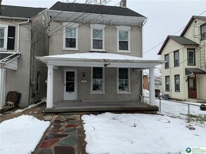 Building Photo - 179 Main St