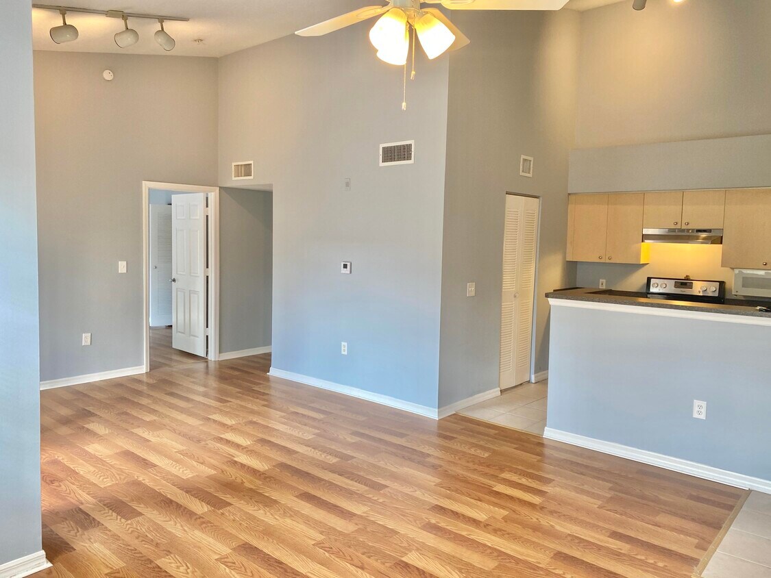 Foto principal - 4241 San Marino Blvd