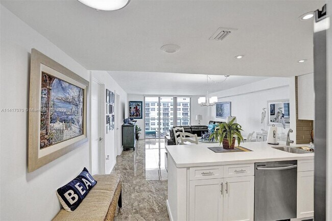 Building Photo - 5701 Collins Ave
