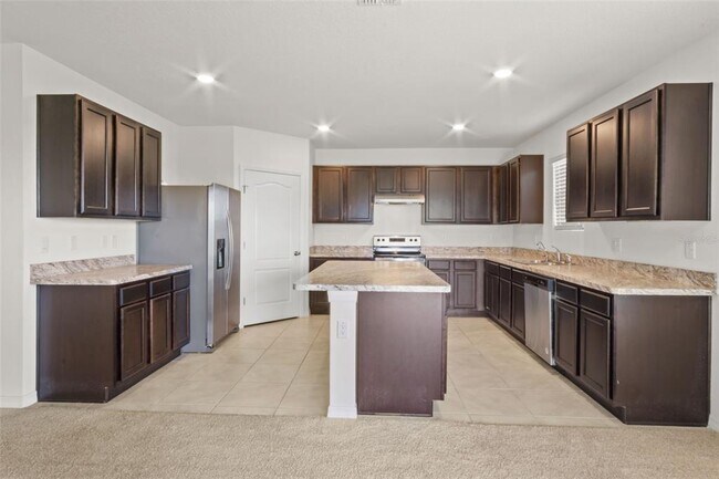 Building Photo - 213 Sofia Ln