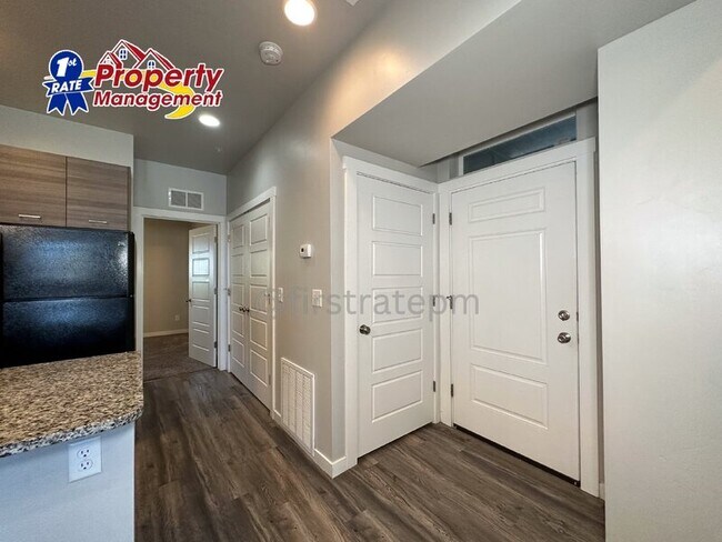 Foto del edificio - 605 W Pine Ave