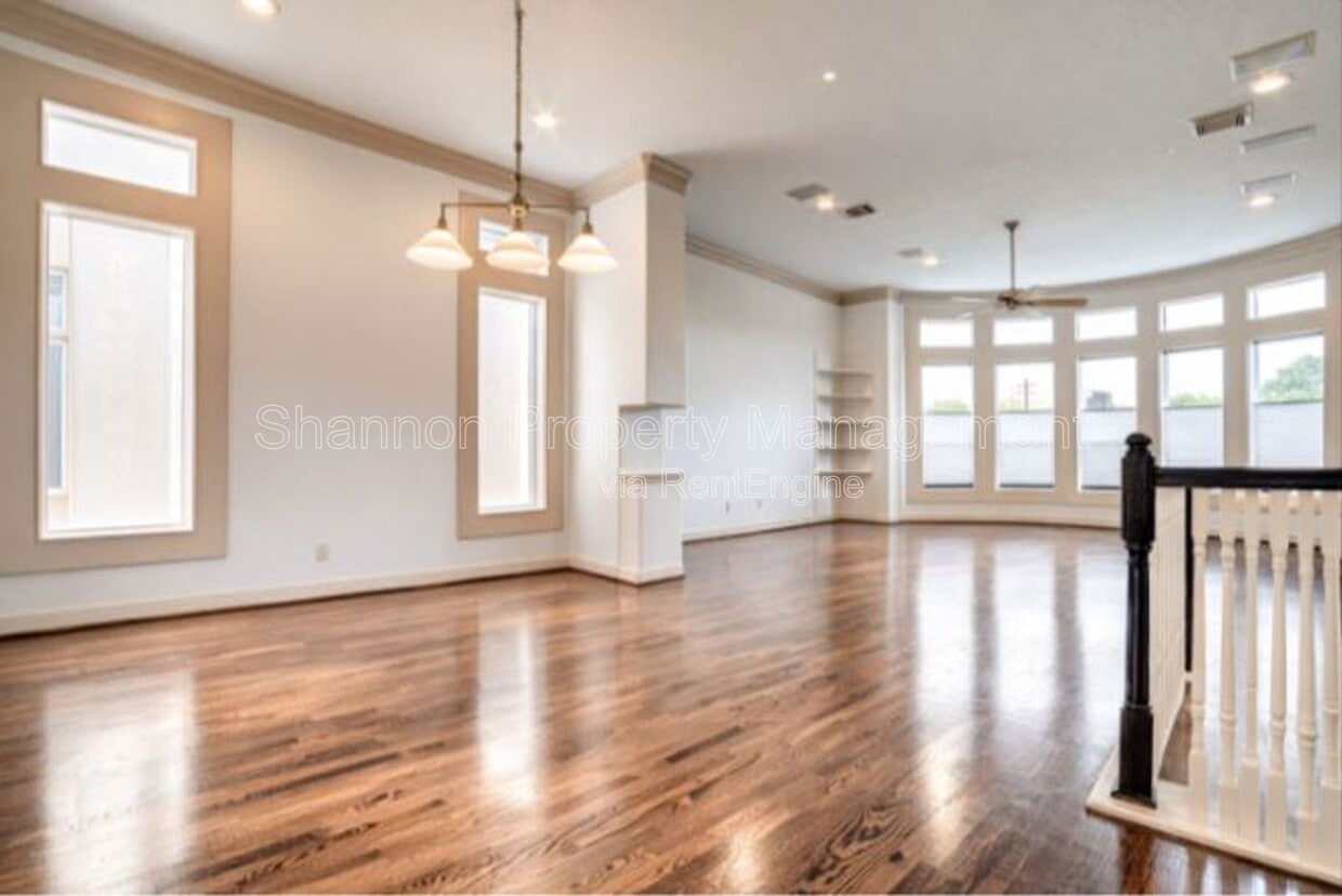 Photo - 1515 Hyde Park Blvd