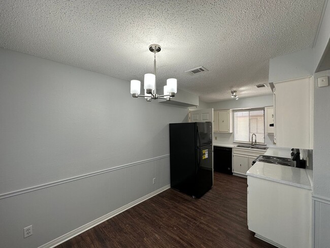 Foto del edificio - 5601 Purple Sage Dr