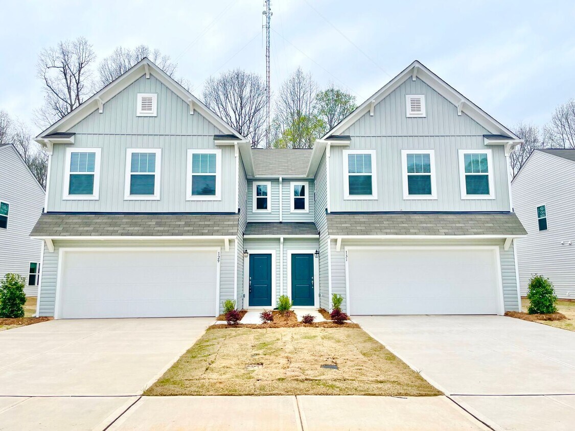135 Lorcan Ln, Statesville, NC 28625 Townhome Rentals in Statesville