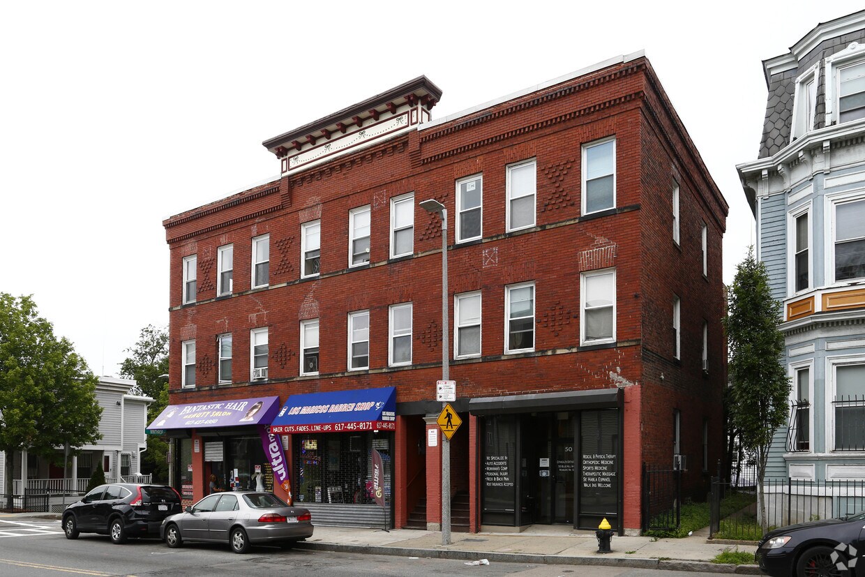Foto del edificio - 46-50 Blue Hill Ave