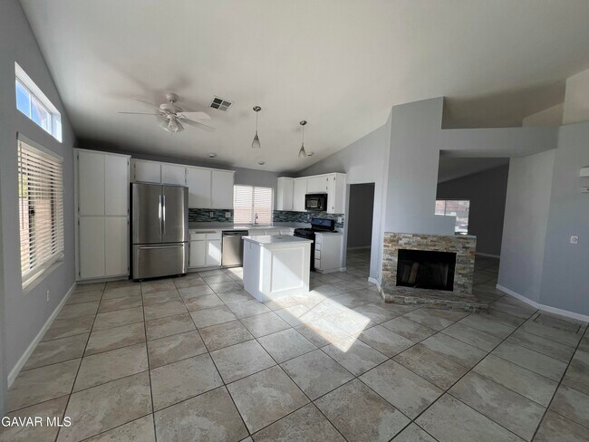 Building Photo - 39821 Milan Dr