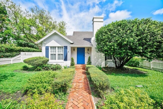 Foto del edificio - 285 NE 105th St