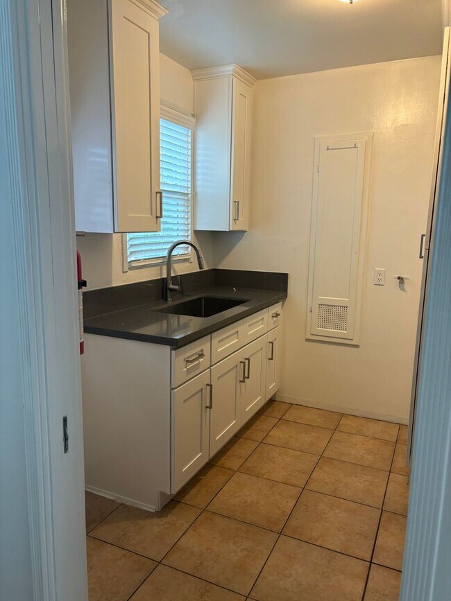 Foto del edificio - Western, 1151-1153