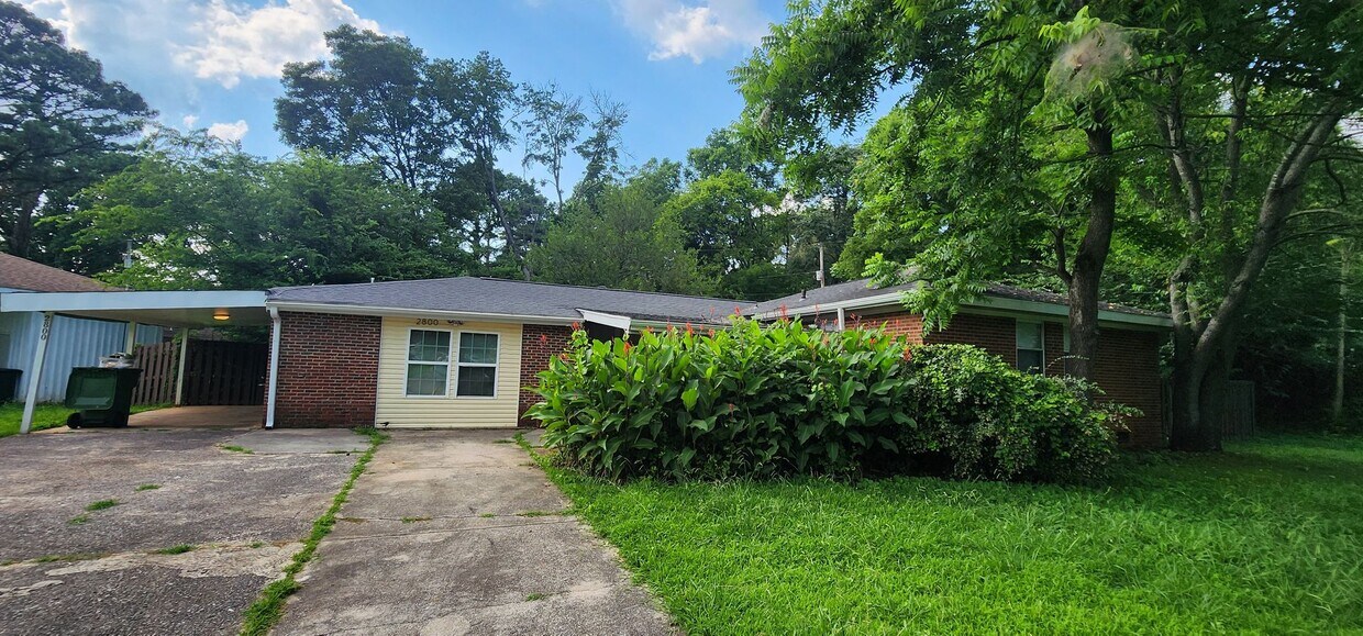 Foto principal - Single Family Home 3BR / 2.5BA