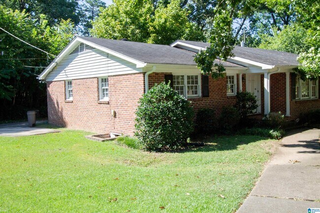 Building Photo - 3967 Montclair Rd