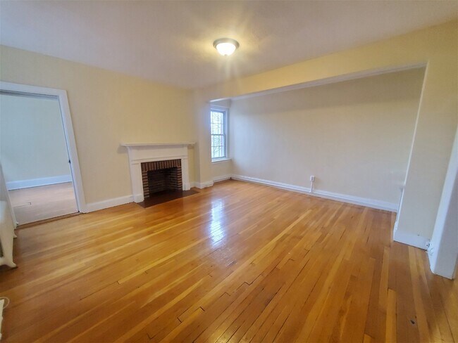 Building Photo - 7 Craigie Circle Apt #25, Cambridge, MA 02...