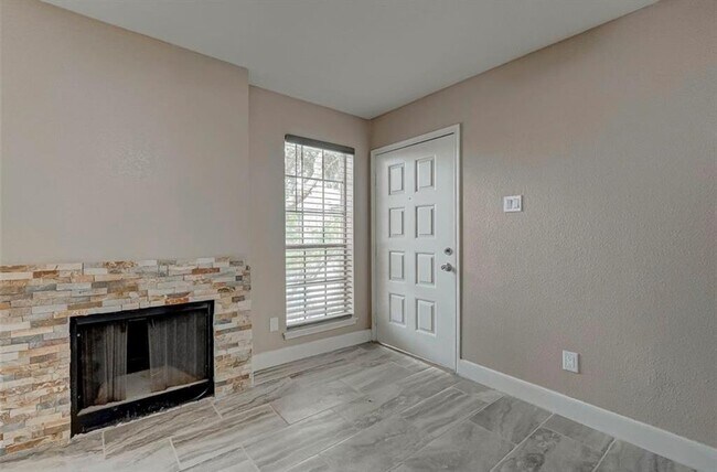 Building Photo - 6606 De Moss Dr