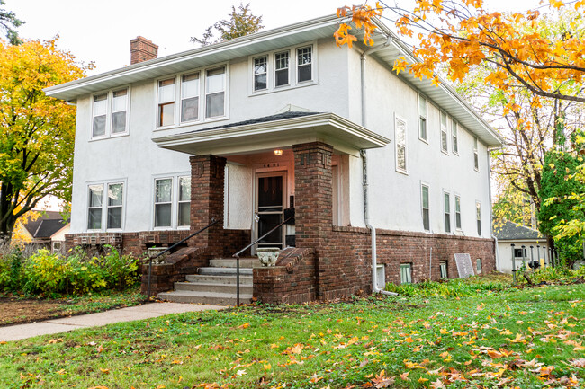 Building Photo - 4401 Harriet Ave