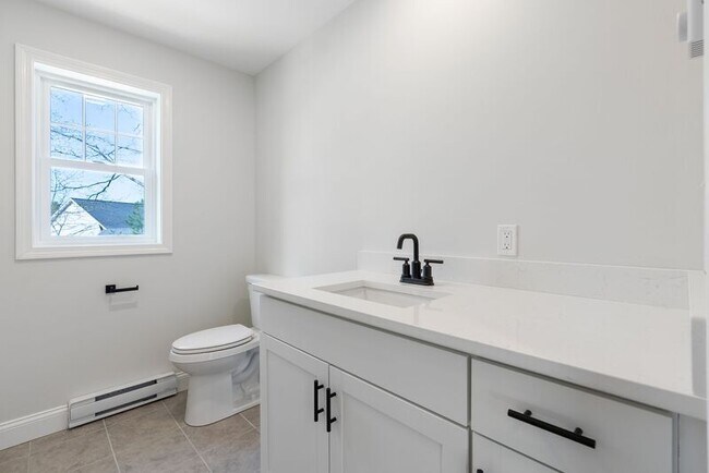 Building Photo - 6 Legacy Ln