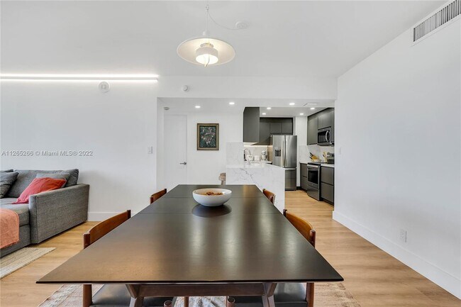 Building Photo - 780 NE 69th St