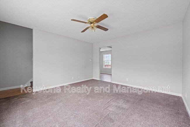 Building Photo - 9193 Pembroke Oak Grove Rd