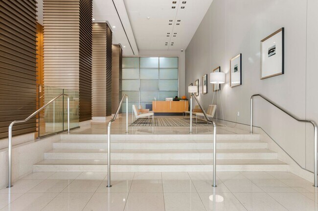 Foto del edificio - Stunning East Village 2-Bedroom at Alta! Available Now! Small Pet OK!