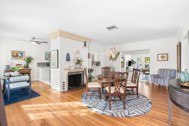 Foto del edificio - 2317 NE 12th St