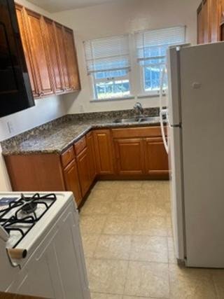 Building Photo - 231 S Poinsettia Pl