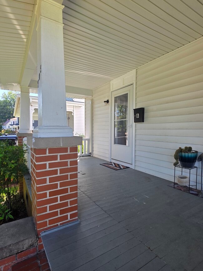 Front Porch - 703 1st St