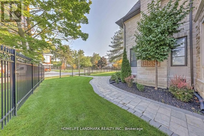 Building Photo - 21 Hammok Crescent
