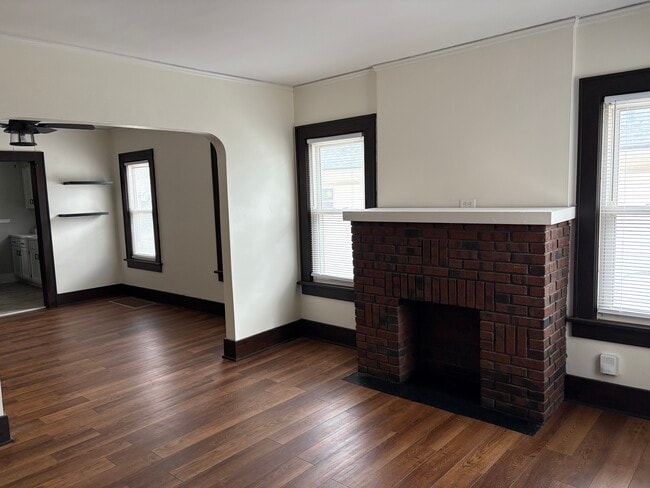 Foto del edificio - 2468 3rd St