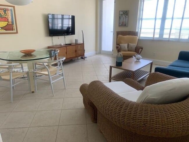 Photo - 100 Lincoln Rd Apartment