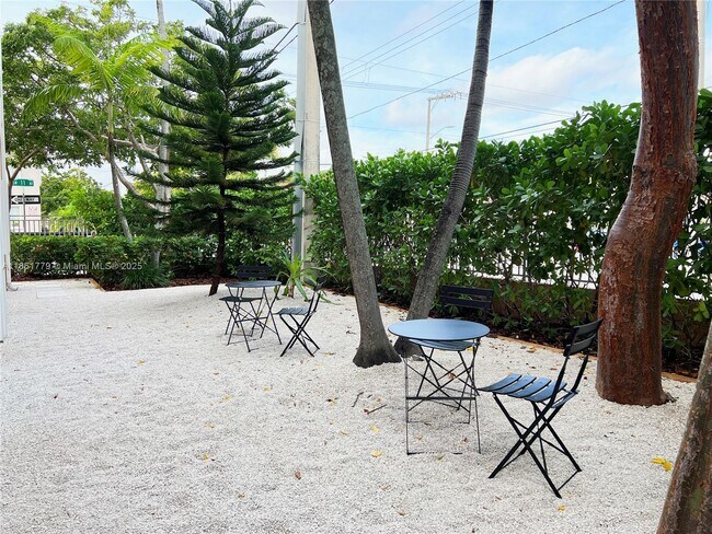 Foto del edificio - 717 SW 11th Ave