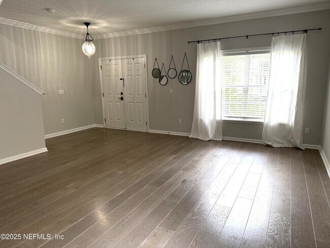 Building Photo - 1010 Garrison Dr