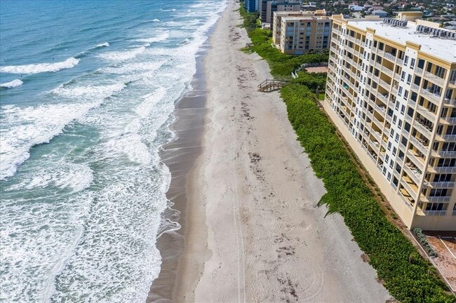 Building Photo - 1025 Jimmy Buffett Mem Hwy