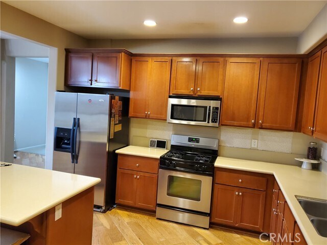 Building Photo - 27966 Avalon Dr