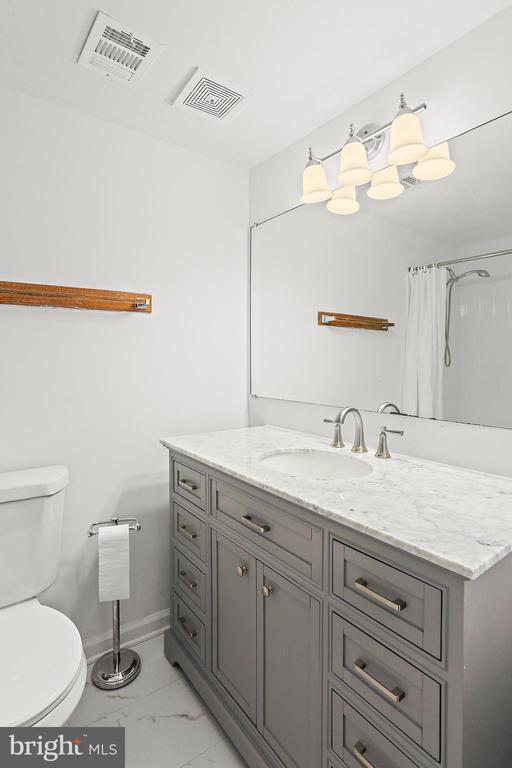 Foto del edificio - 9629 White Acre Rd