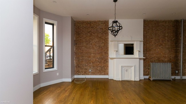 Building Photo - 1022 Bedford Ave