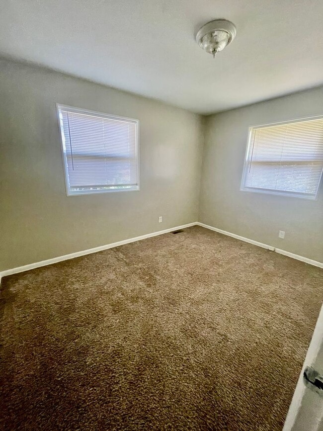 Building Photo - Ravencroft2915 is a 3-bedroom, 1-bath home in the Smallwood area of Charlotte, NC, located minute...