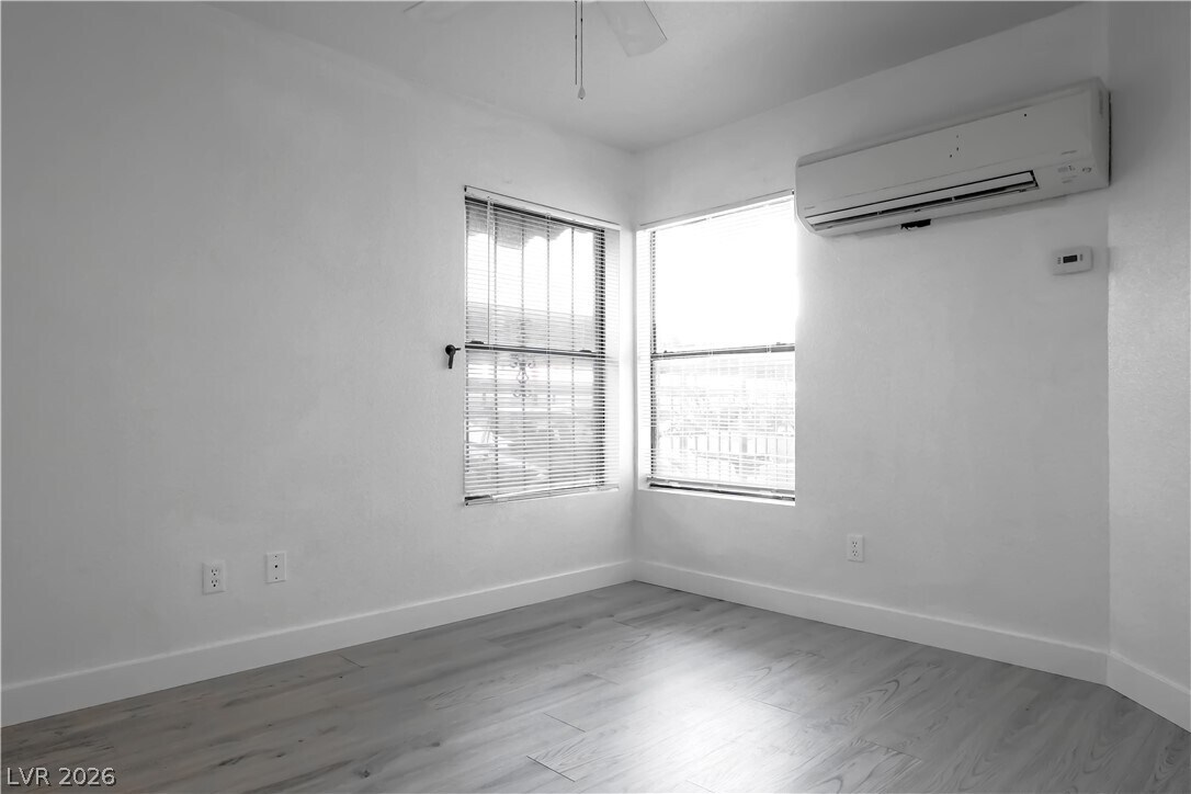 Foto del edificio - 510 Elm Dr