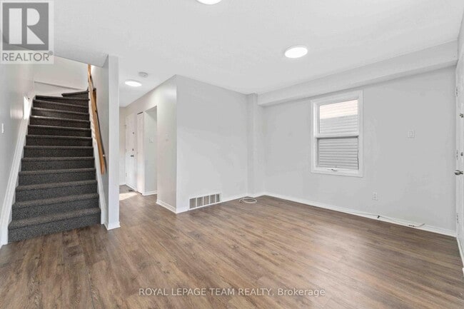 Building Photo - 1420 Raven Ave