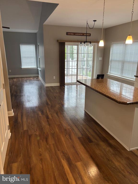 Building Photo - 151 Volpe Way