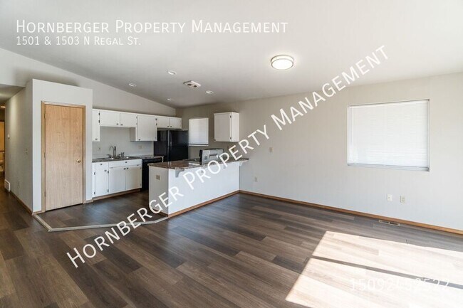 Foto del edificio - 1501-1503 N Regal St