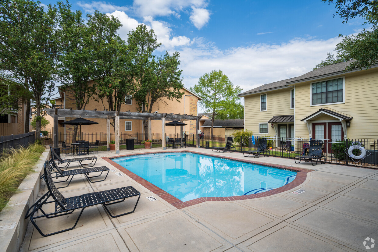 Non Student Apartments San Marcos Tx