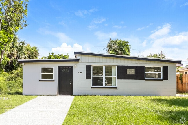 Building Photo - 8549 93rd Ave