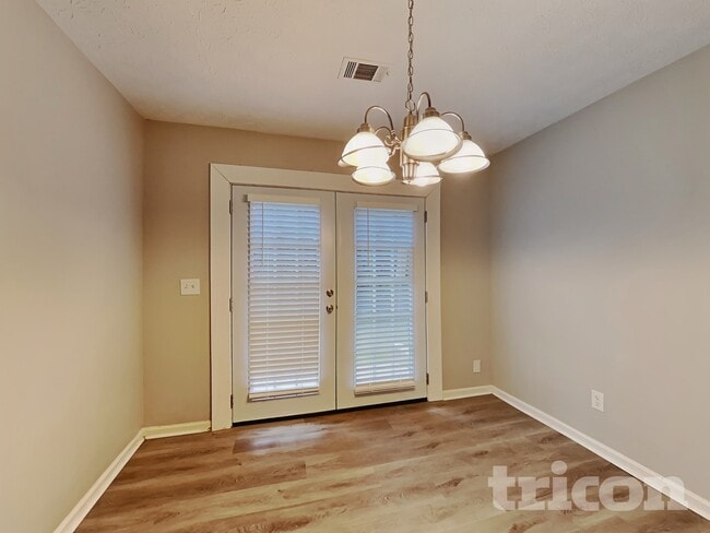 Building Photo - 1124 Whisper Wind Dr