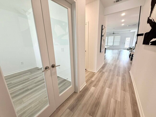 Foto del edificio - 1301 Tan Gable Ln