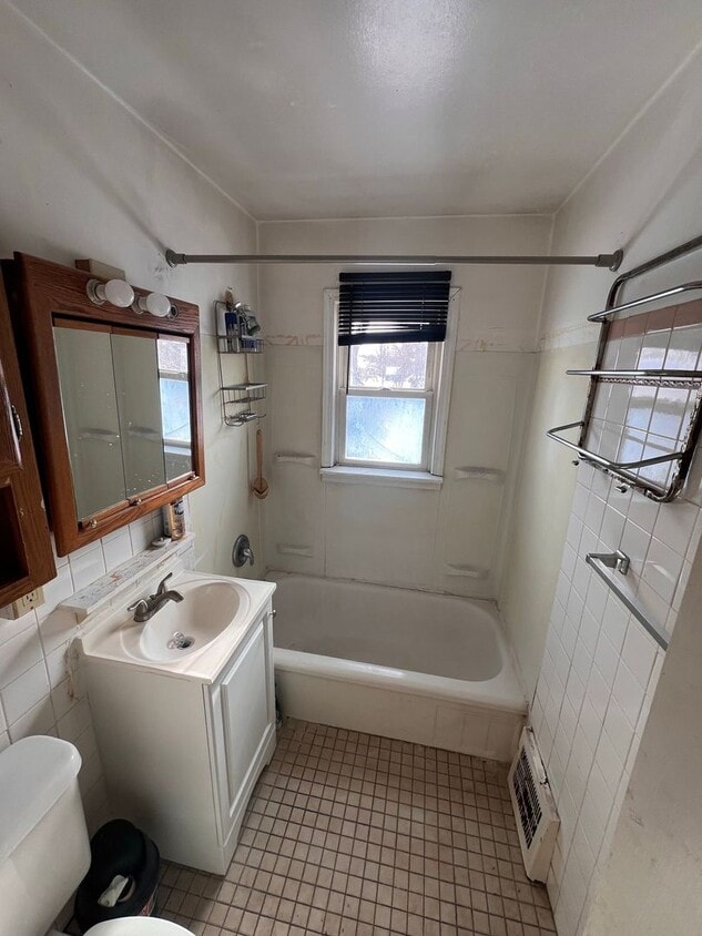 Building Photo - 21490 Miller Ave