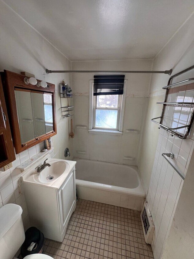 Foto del edificio - 21490 Miller Ave