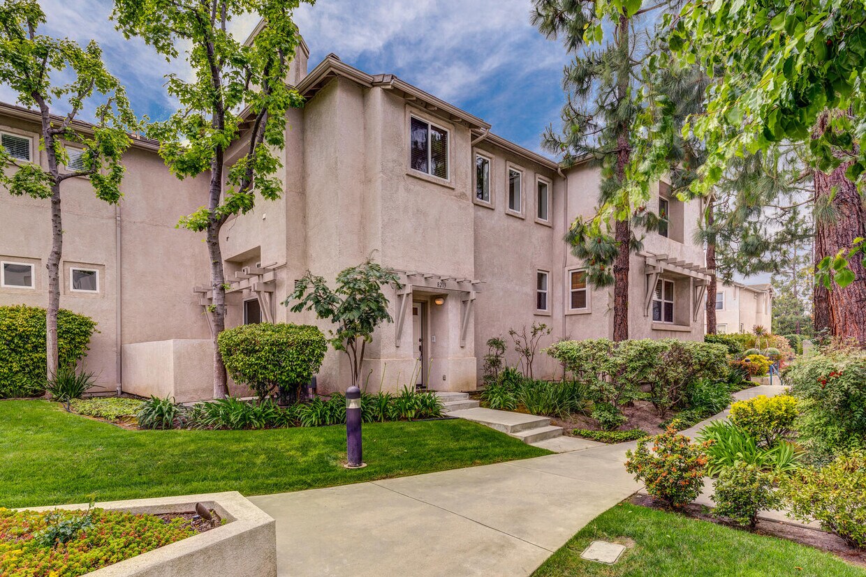 8213 Hannum Ave, Culver City, CA 90230 Townhome Rentals in Culver