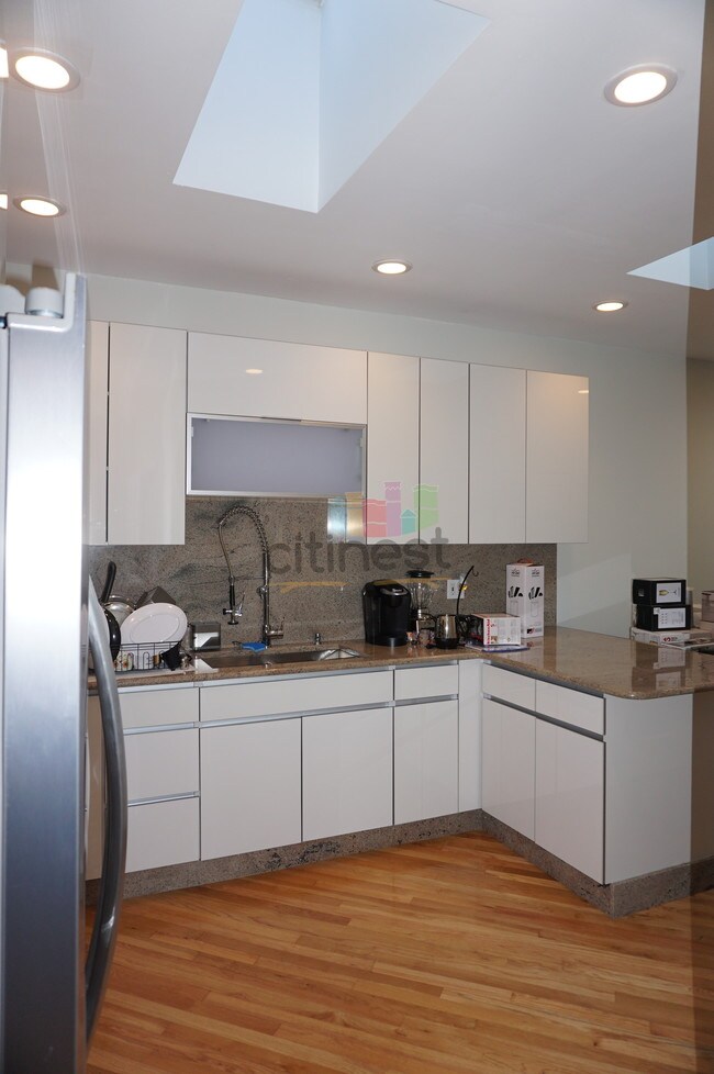 Building Photo - 635 79th St