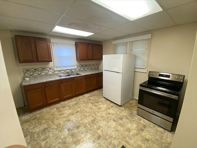 Building Photo - 39 Verdun Dr